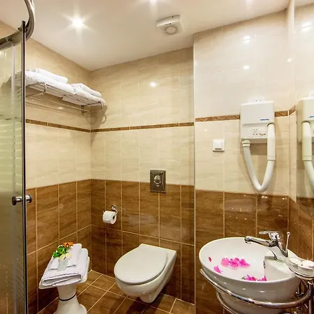 Marianna Palace Hotell 4*